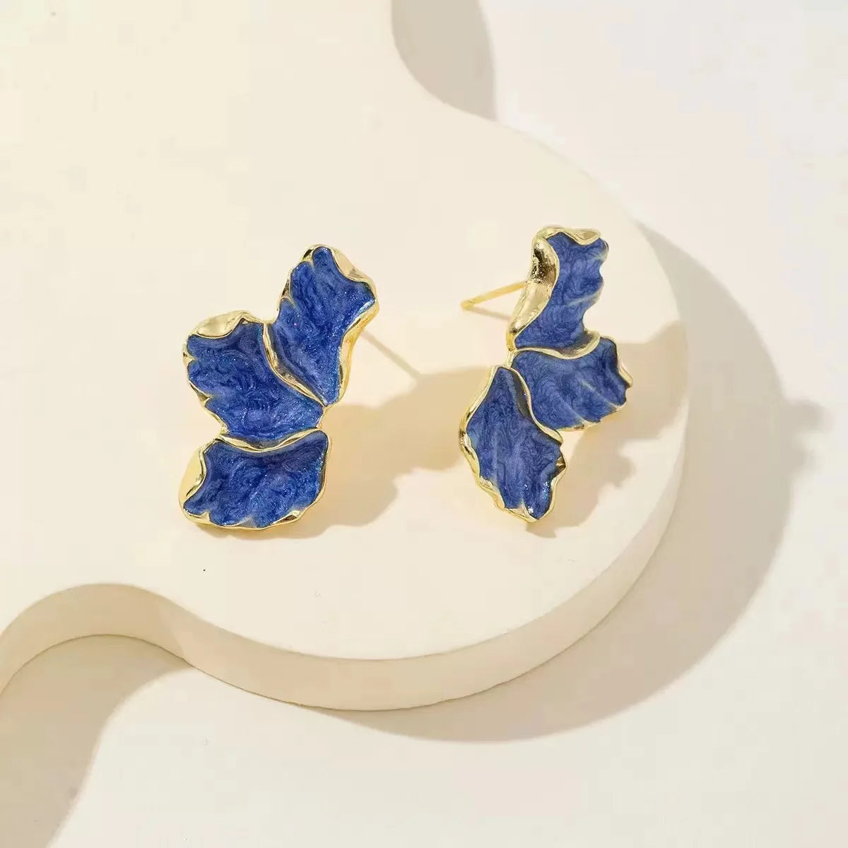 Fashion Delicate Gold Plated Irregular Back Earrings Heavy Design High Quality Cream Flower Earrings, The Best Family Gift For i